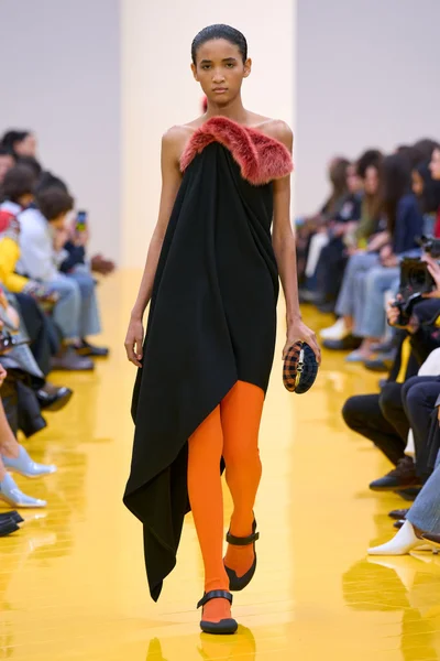Look 30